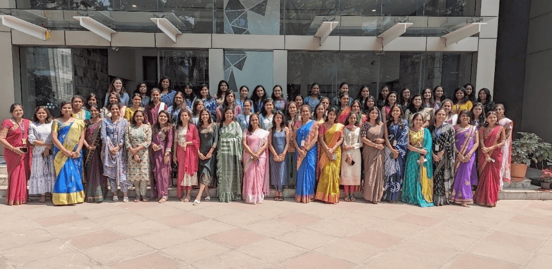 this is a image of employees in office