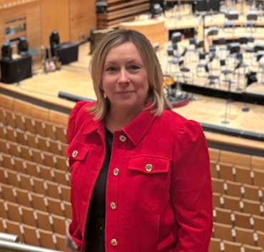 Headshot image of Josée