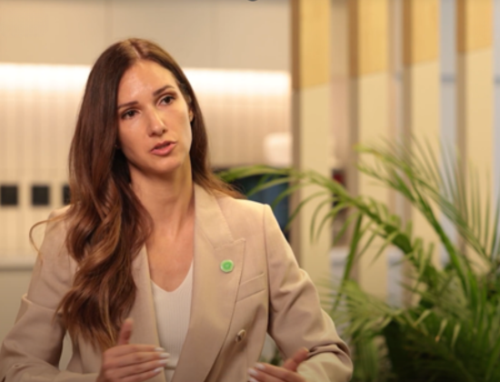 Image of Milena speaking 