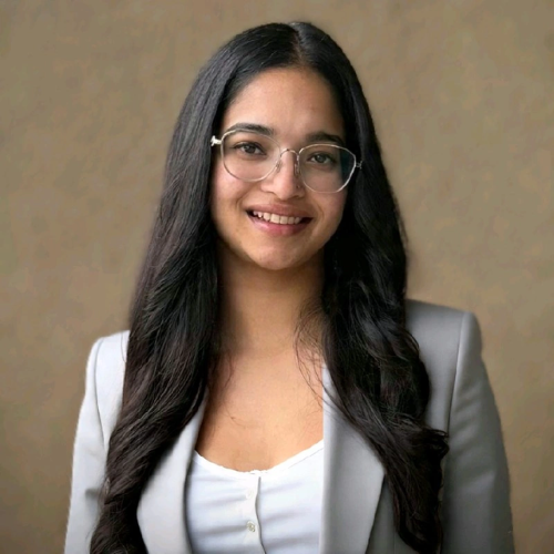 Image of Advika in a professional headshot