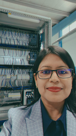 Selfie of Somali in an electrical lab